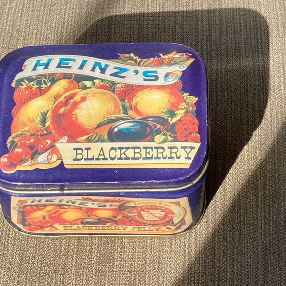 Collectors Tin - Picture 2 of 5